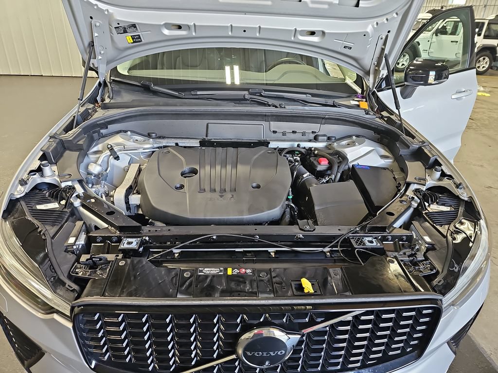 Used 2023 Volvo XC60 B5 Plus w/ Climate Package AWD/4WD image 32