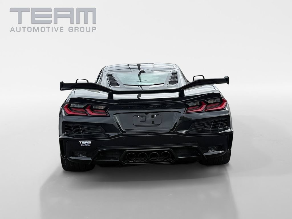 Used 2023 Chevrolet Corvette Z06 w/ Z07 Performance Package RWD image 6