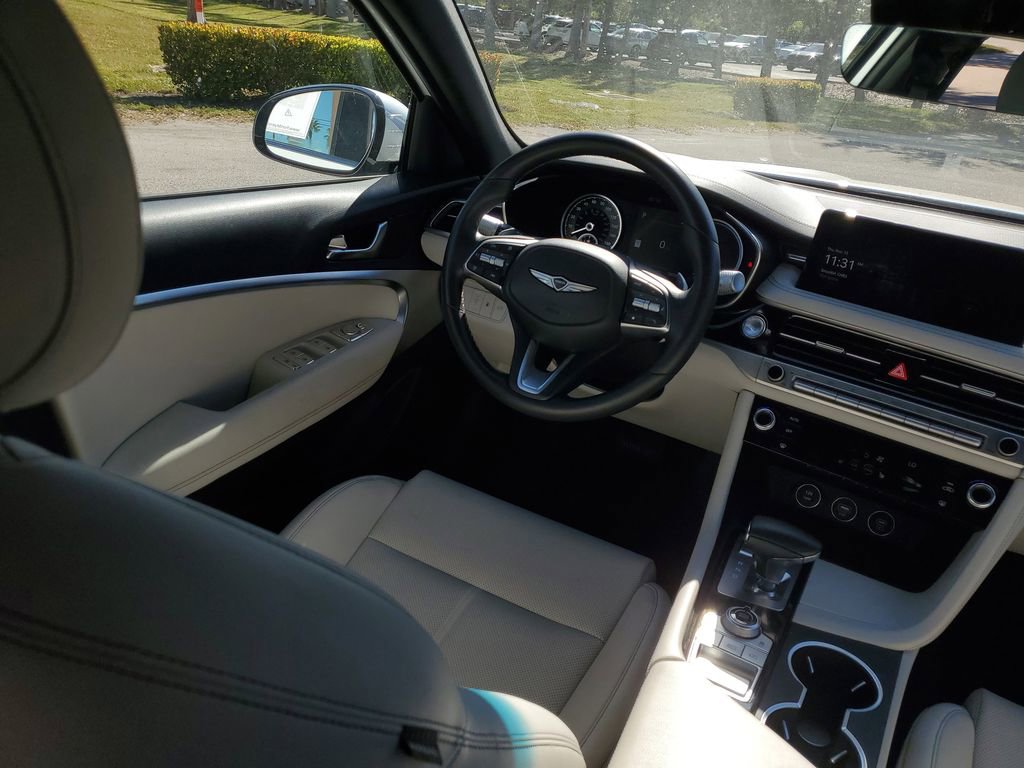 Used 2025 Genesis G70 2.5T image 21