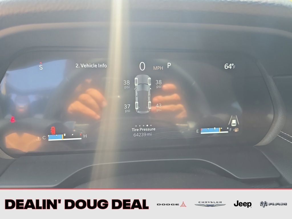 Used 2023 Jeep Grand Cherokee Laredo image 17