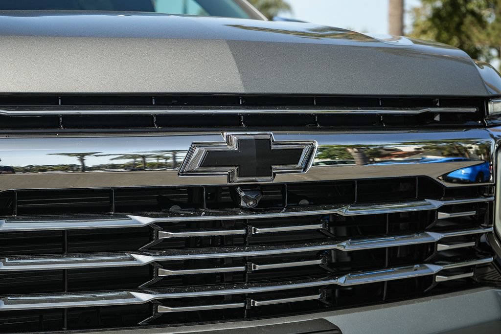 New 2026 Chevrolet Suburban Premier AWD/4WD image 9