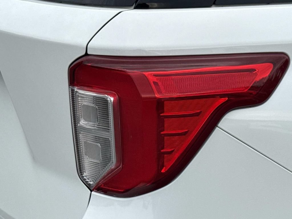Used 2020 Ford Explorer Limited w/ Class III Trailer Tow Package RWD image 29