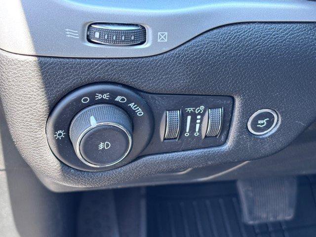 Used 2018 Jeep Cherokee Limited FWD image 20