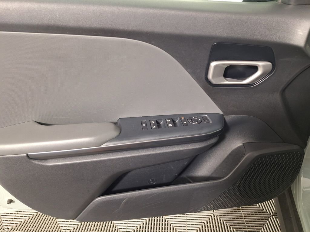 Used 2025 Kia K4 FWD image 30