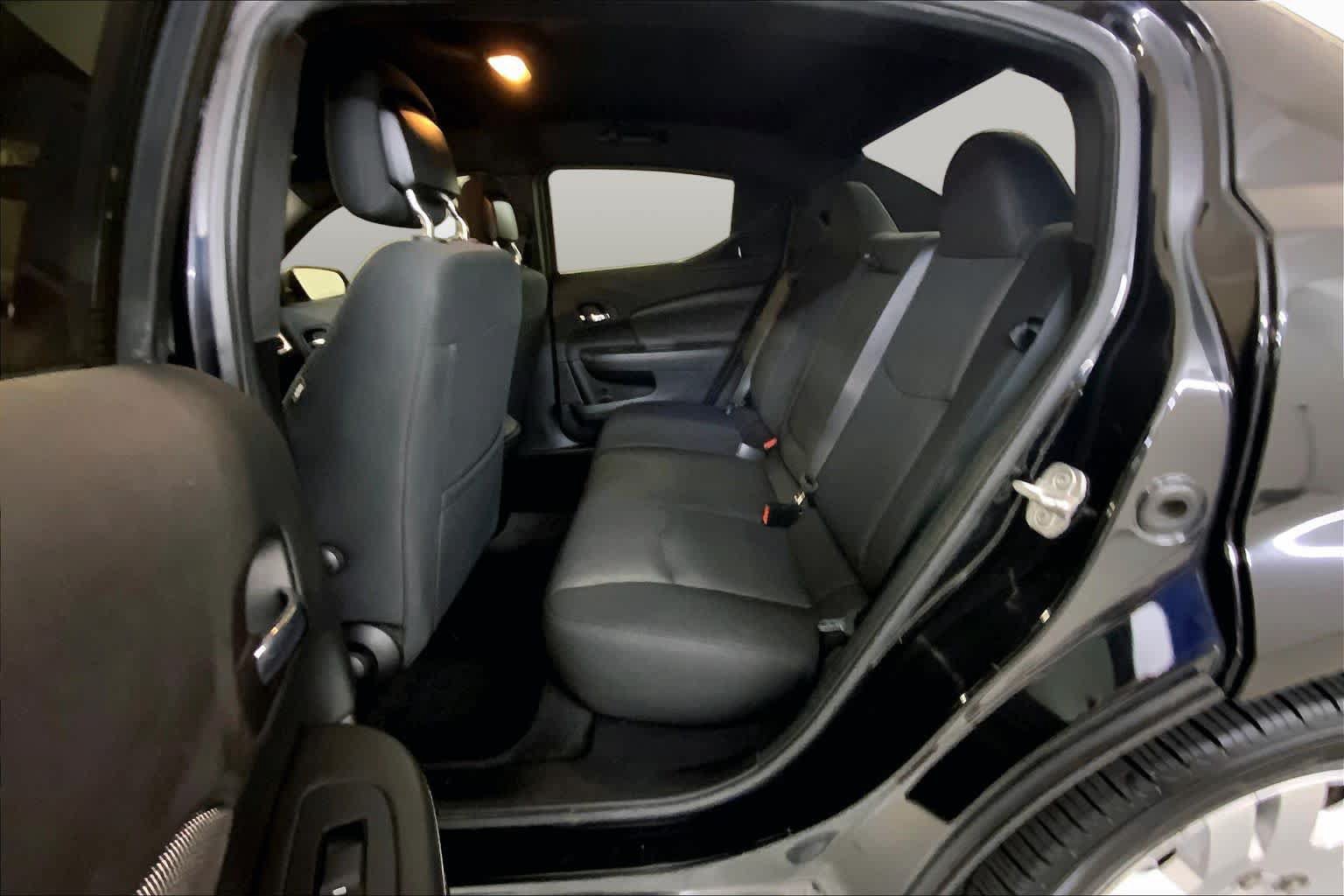 Used 2013 Dodge Avenger SE FWD image 19