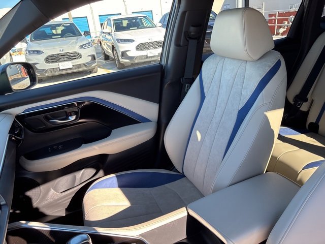 Used 2025 Acura ADX A-Spec image 14