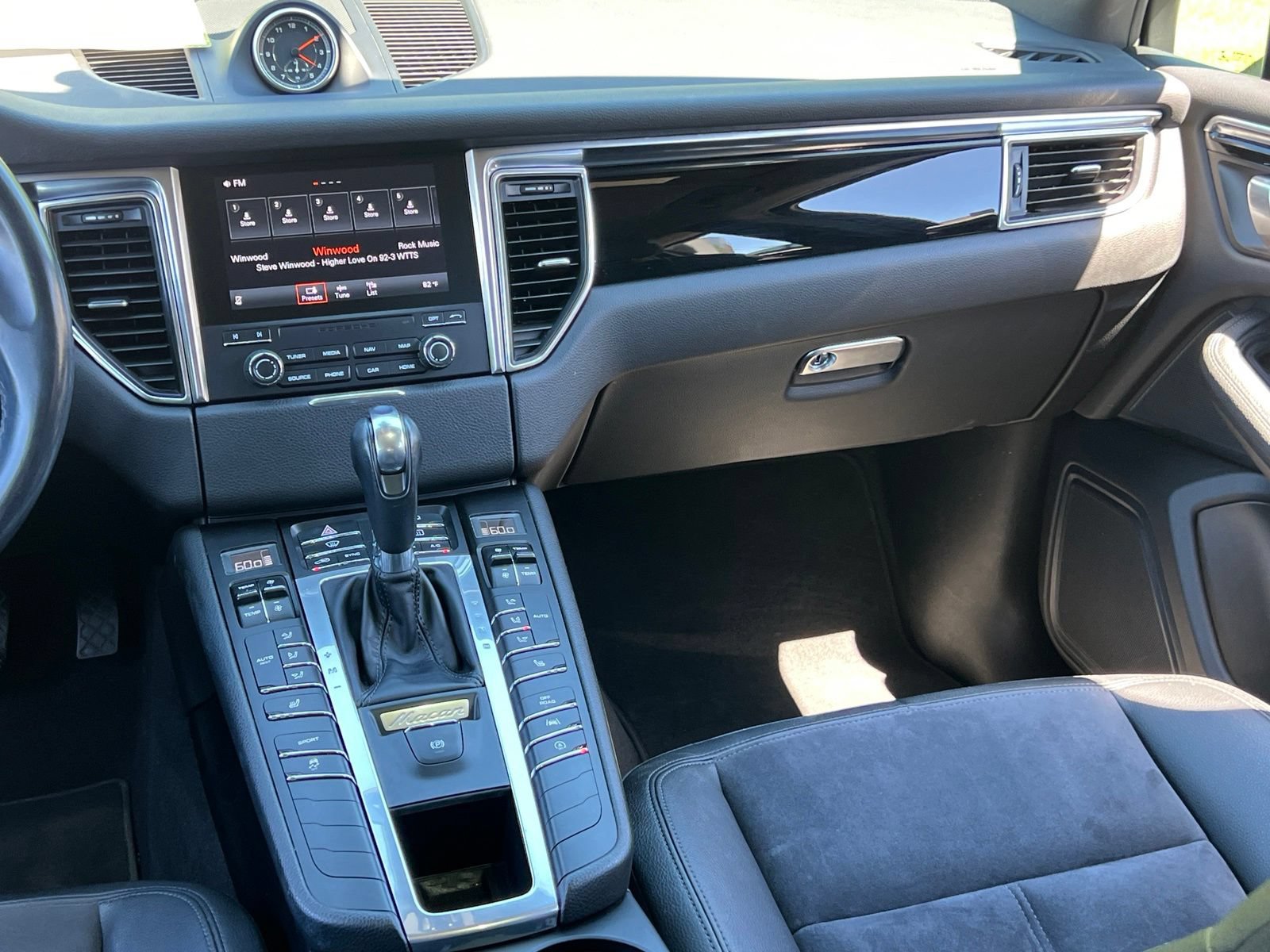 Used 2018 Porsche Macan AWD/4WD image 27