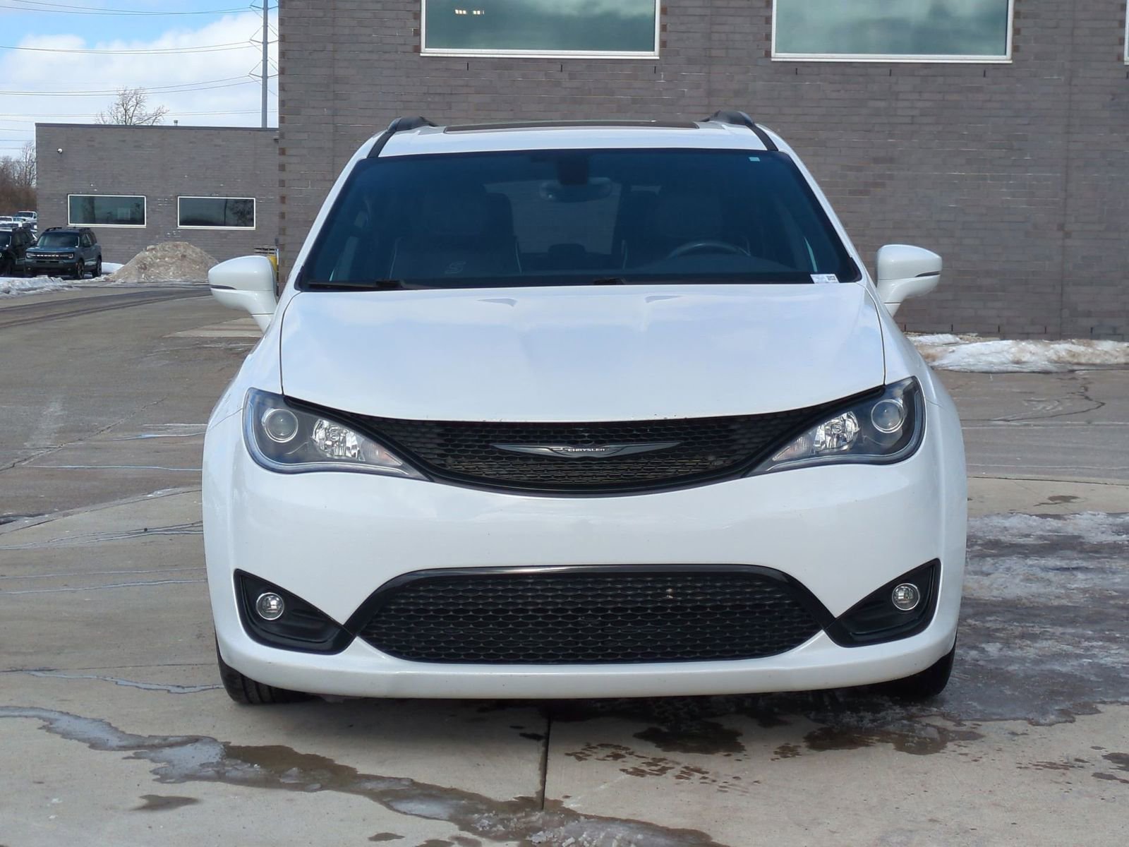Used 2019 Chrysler Pacifica Limited w/ S Appearance Package image 12