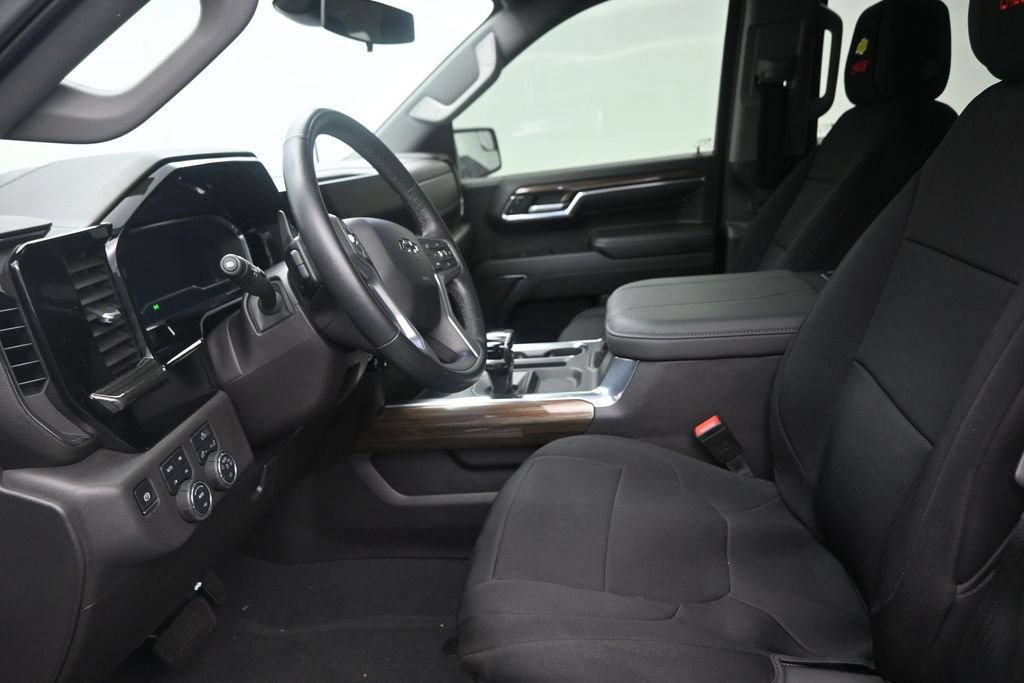 Used 2024 Chevrolet Silverado 1500 LT Trail Boss AWD/4WD image 11