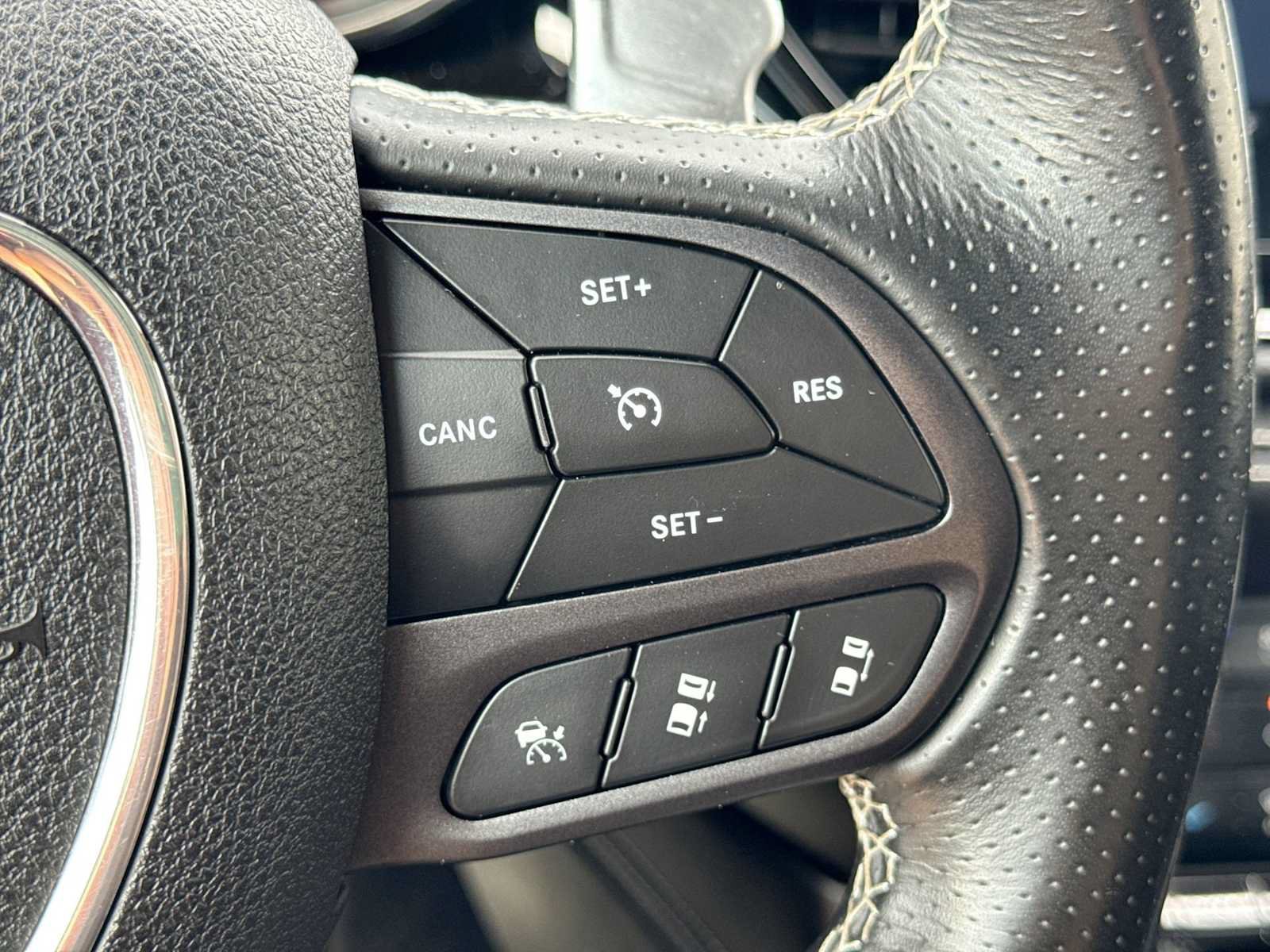 Used 2022 Dodge Durango SRT w/ Black Package AWD/4WD image 27