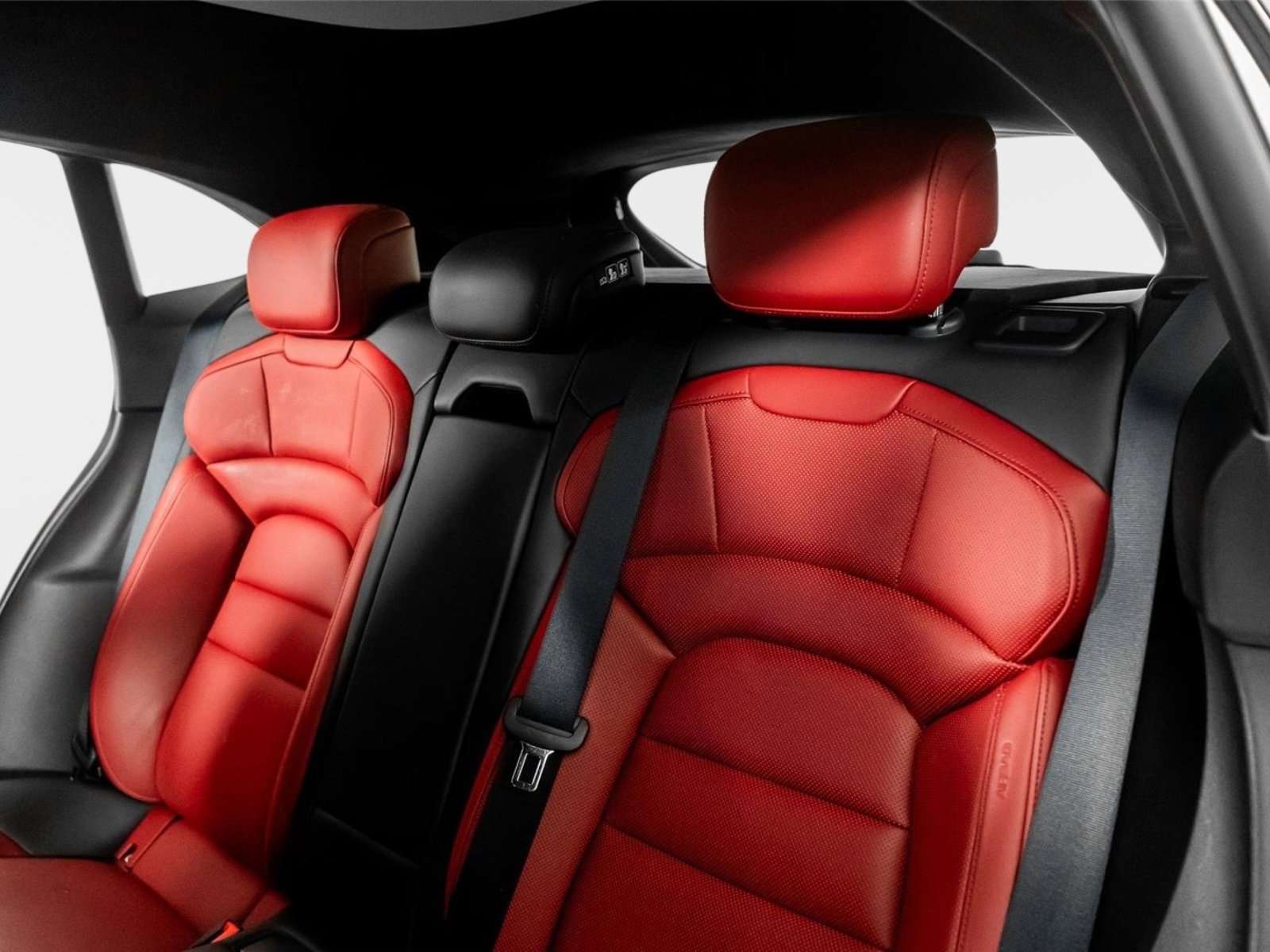 Used 2023 Porsche Taycan GTS w/ Technology Package image 29