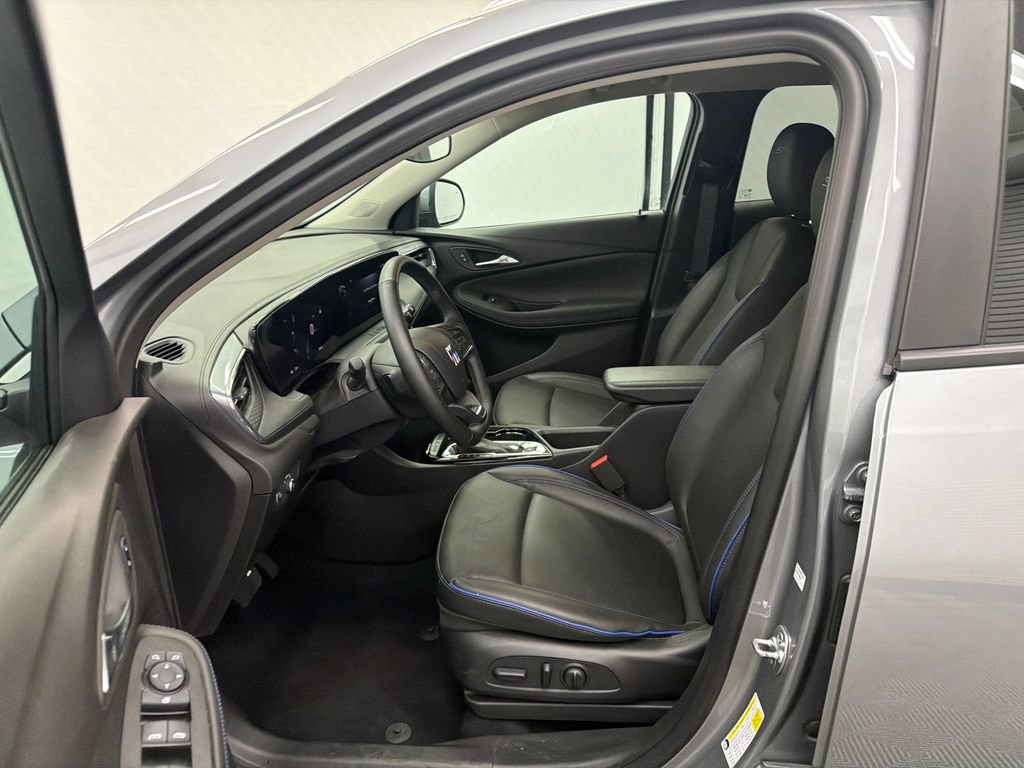 Used 2025 Buick Encore GX Sport Touring w/ Comfort Package FWD image 9