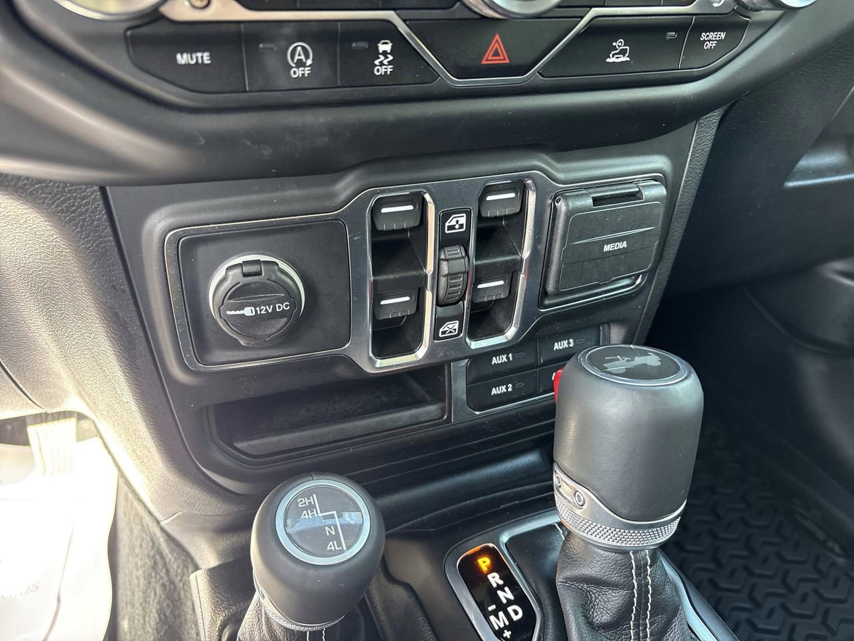 Used 2023 Jeep Wrangler Sahara w/ Cold Weather Group image 31