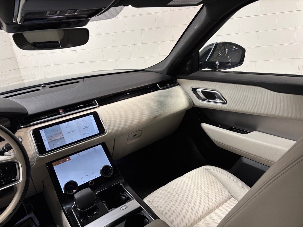 Used 2021 Land Rover Range Rover Velar R-Dynamic S image 35