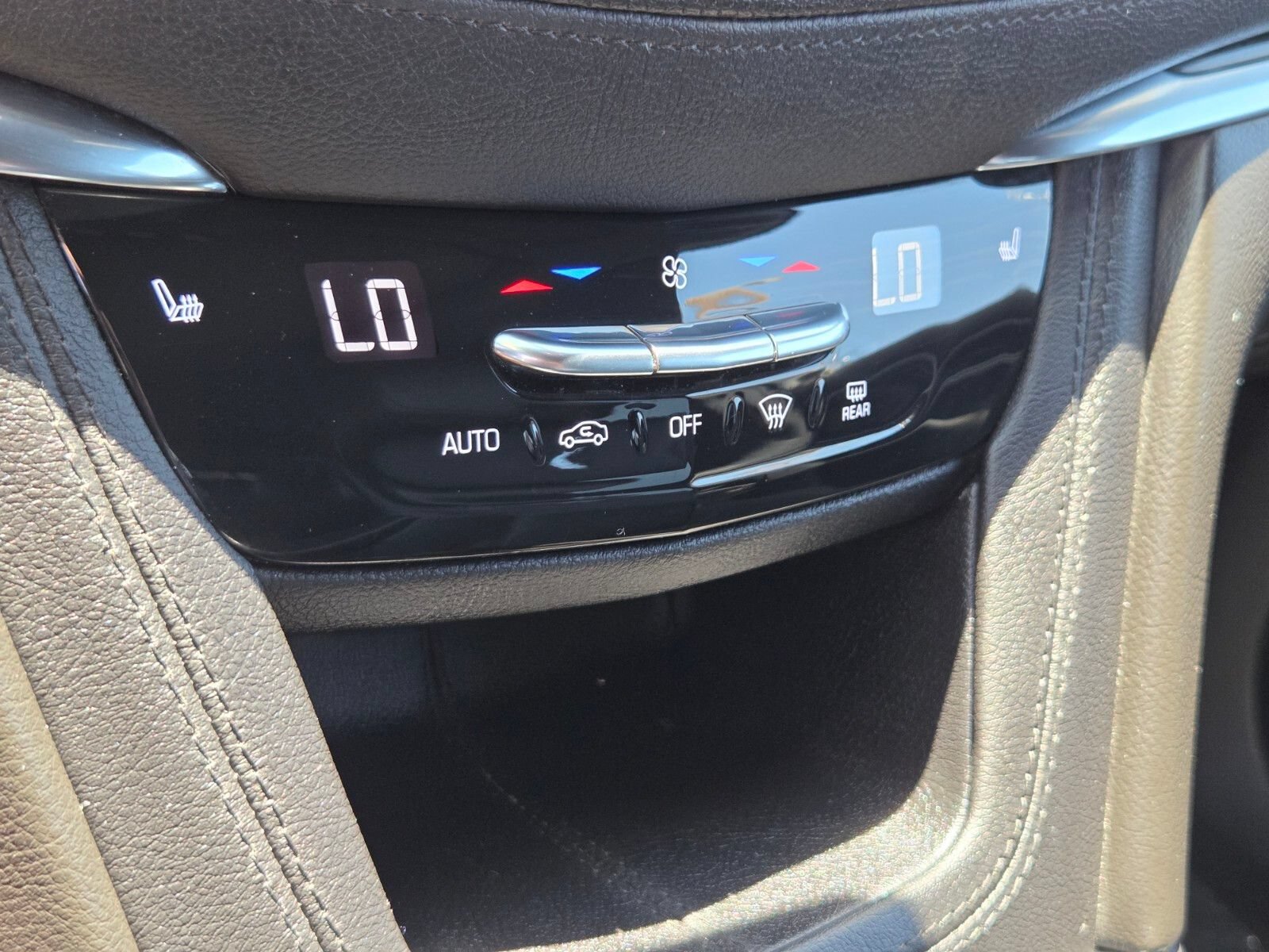 Used 2021 Cadillac XT5 Premium Luxury FWD image 23