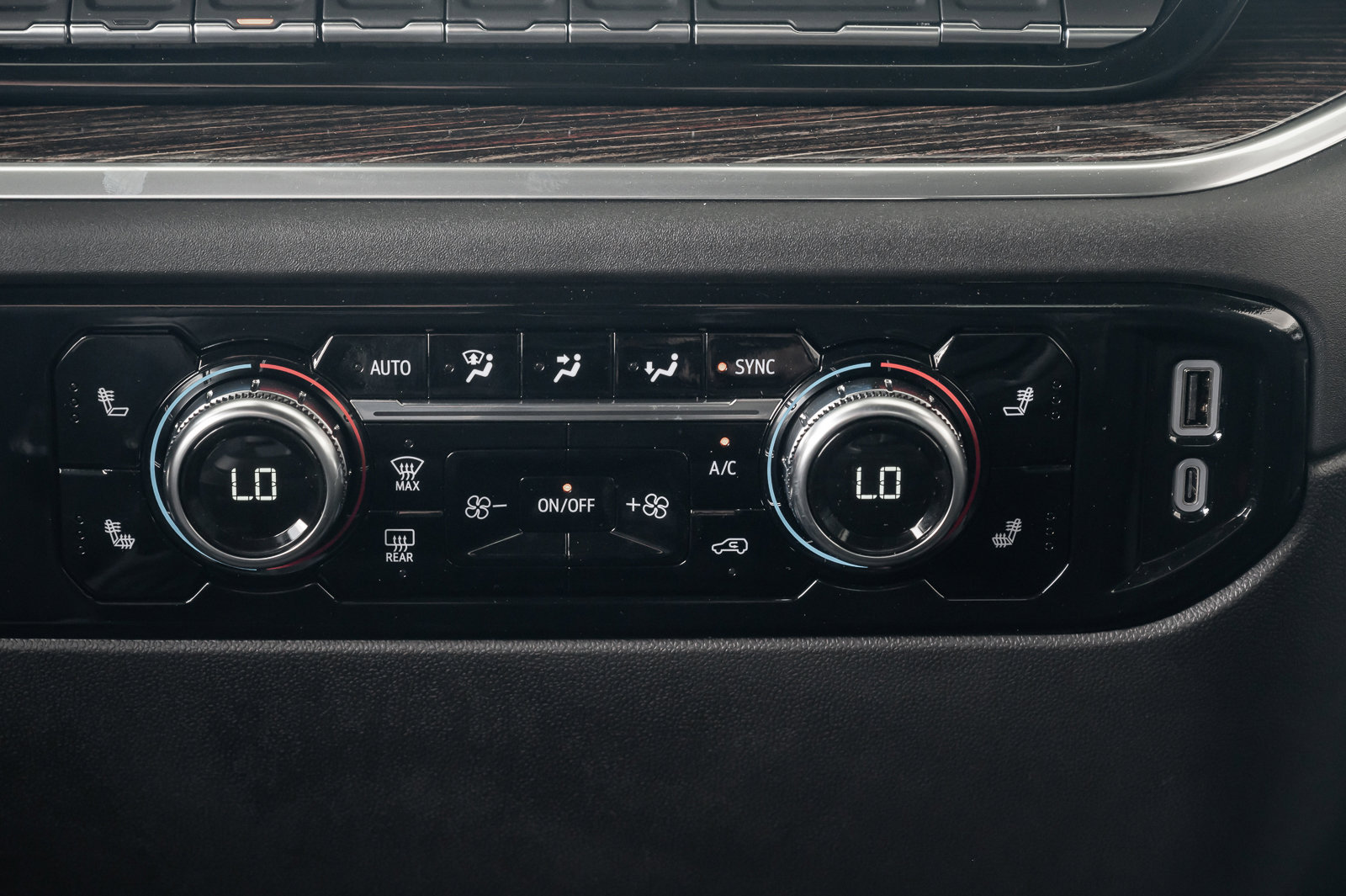 Used 2024 GMC Sierra 1500 Elevation image 26