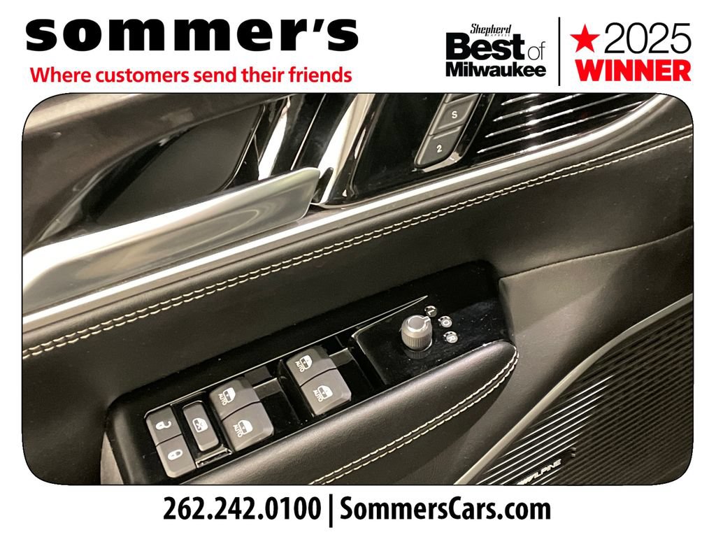 Used 2023 Jeep Wagoneer 4WD image 11