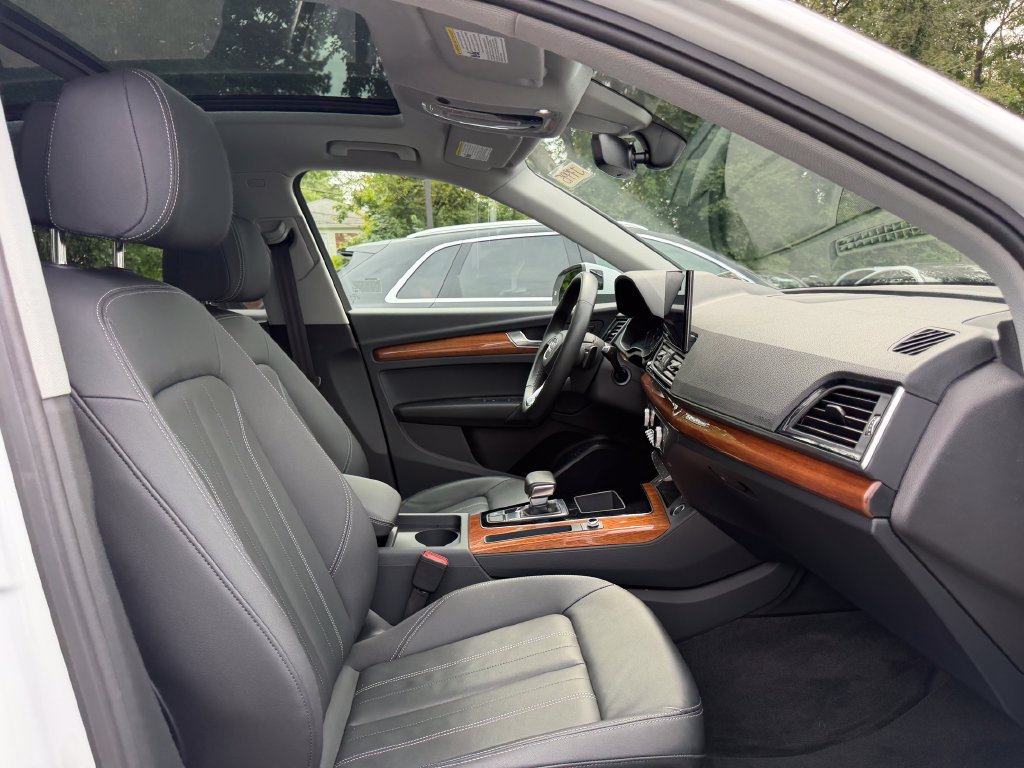 Used 2023 Audi Q5 2.0T Premium AWD/4WD image 17
