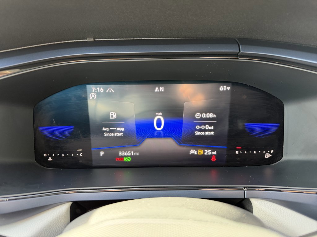 Used 2022 Volkswagen Taos SE w/ Panoramic Sunroof Package AWD/4WD image 17