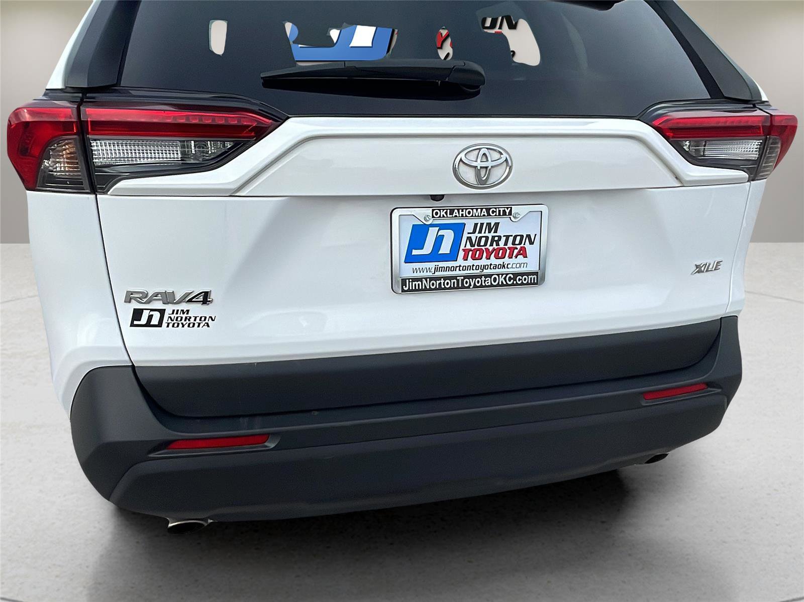 Used 2023 Toyota RAV4 XLE image 12