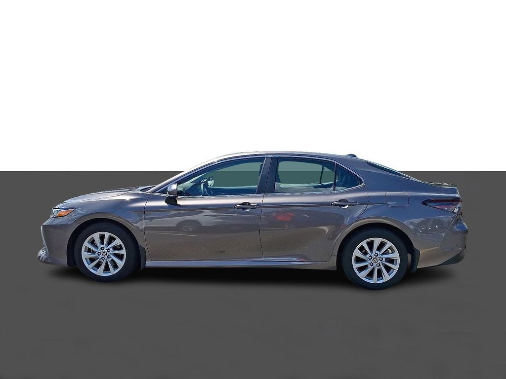 Used 2024 Toyota Camry LE FWD image 4