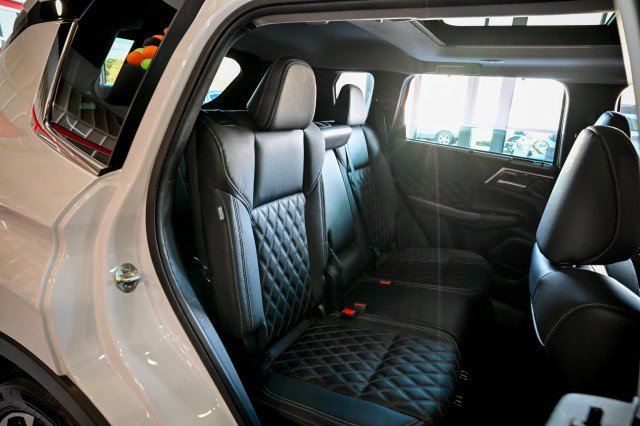 Used 2023 Mitsubishi Outlander SEL 40th Anniversary image 29