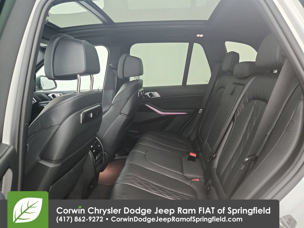 Used 2025 BMW X5 xDrive50e AWD/4WD image 30