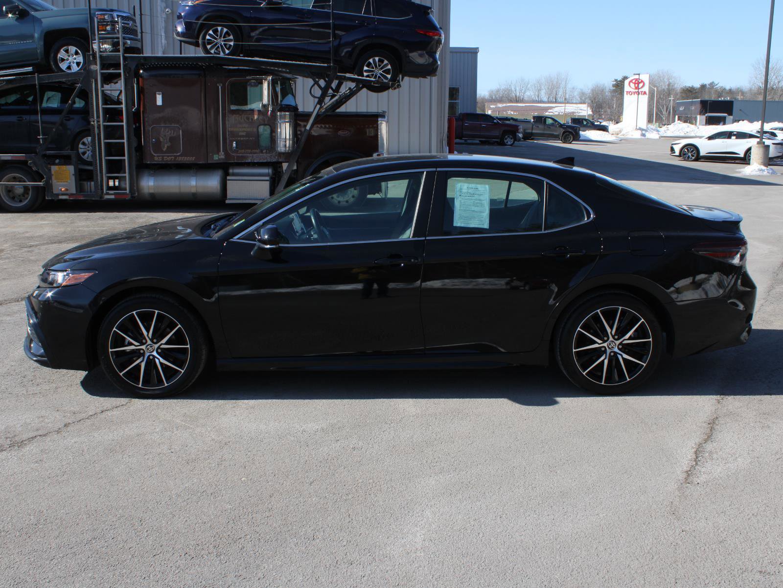 Used 2024 Toyota Camry SE w/ Cold Weather Package AWD/4WD image 5