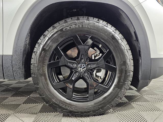 Used 2024 Volkswagen Atlas Peak Edition SEL AWD/4WD image 12