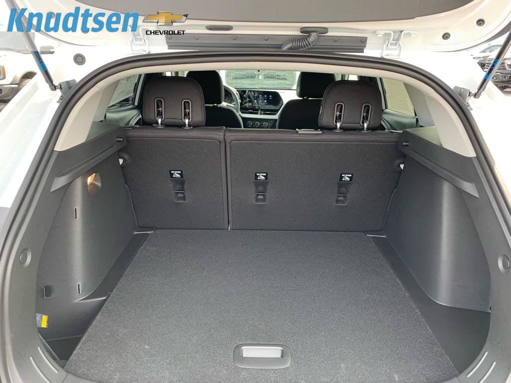 New 2026 Chevrolet Trax LS w/ Driver Confidence Package FWD image 15