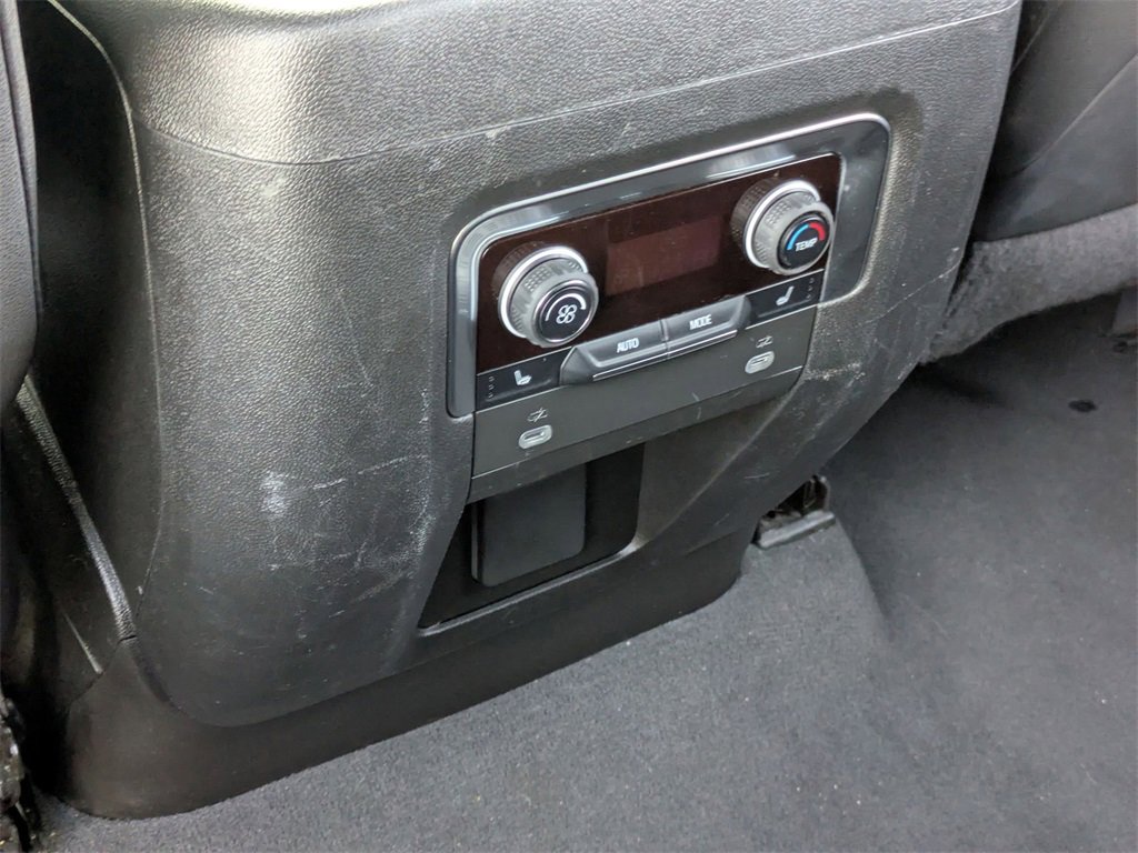 Used 2023 Chevrolet Suburban Premier image 26