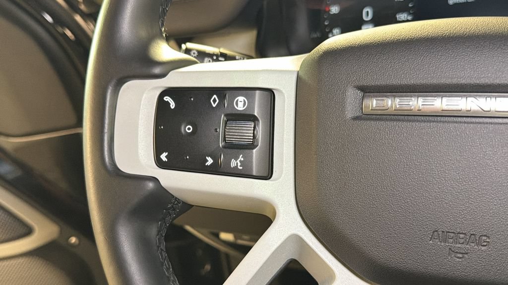 Used 2024 Land Rover Defender 110 X-Dynamic SE AWD/4WD image 25