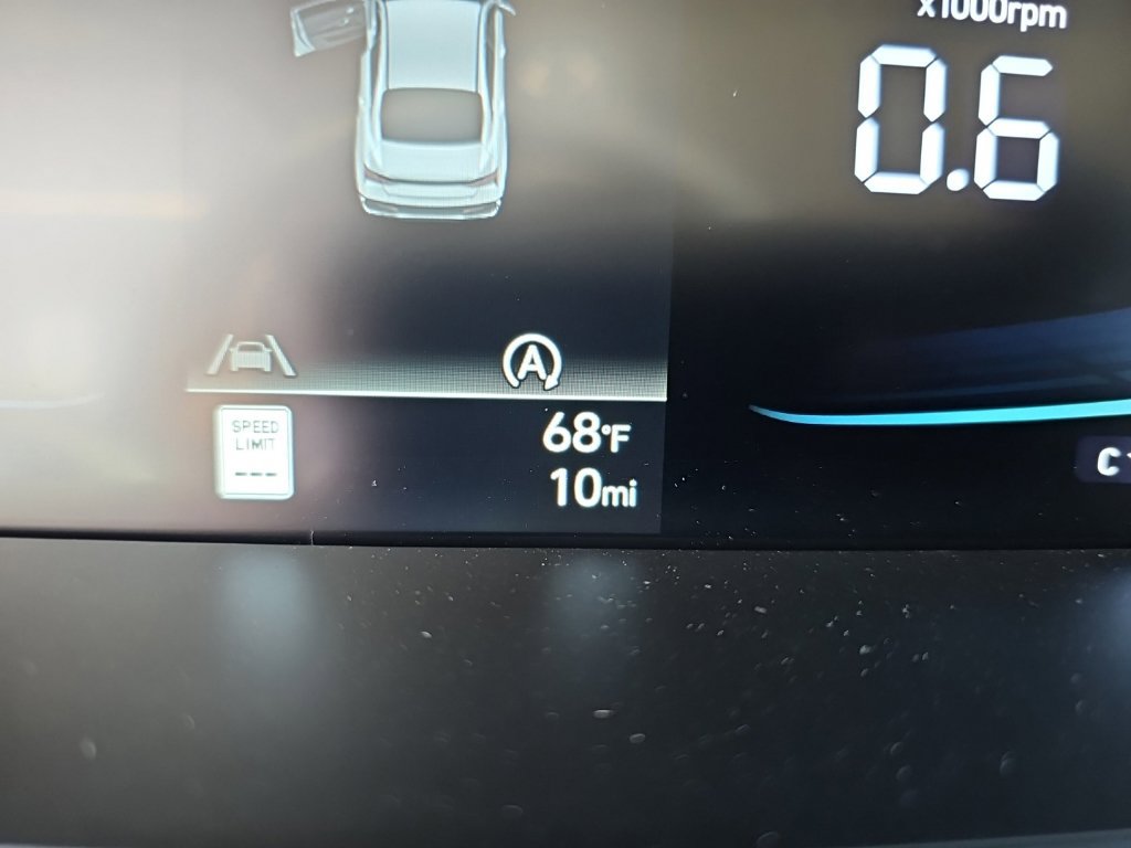 New 2026 Hyundai Elantra SE FWD image 17