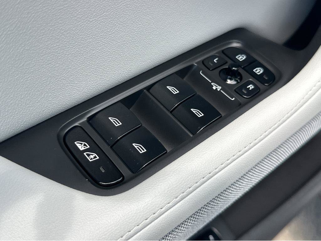 Used 2023 Polestar Polestar 2 AWD/4WD image 34