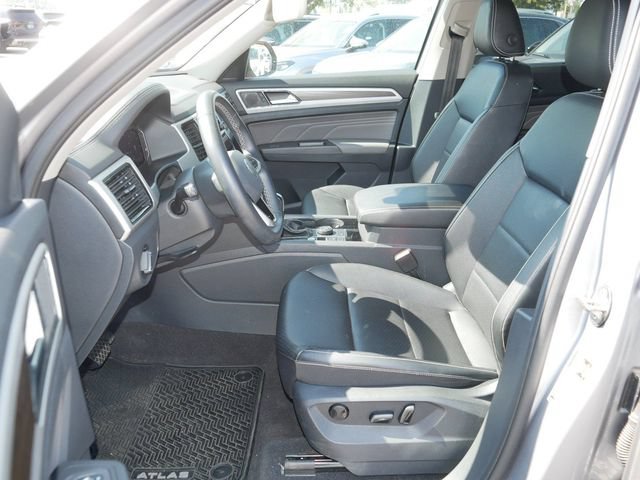 Certified 2023 Volkswagen Atlas SE w/ Black Wheel Package AWD/4WD image 13