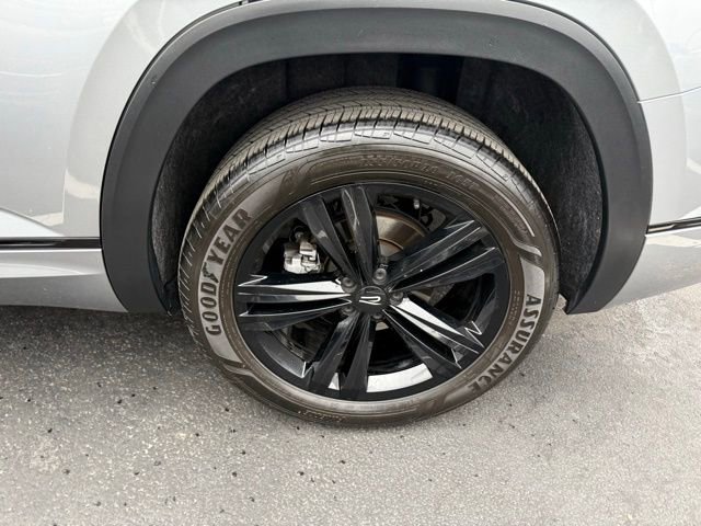 Used 2023 Volkswagen Atlas SEL R-Line image 6