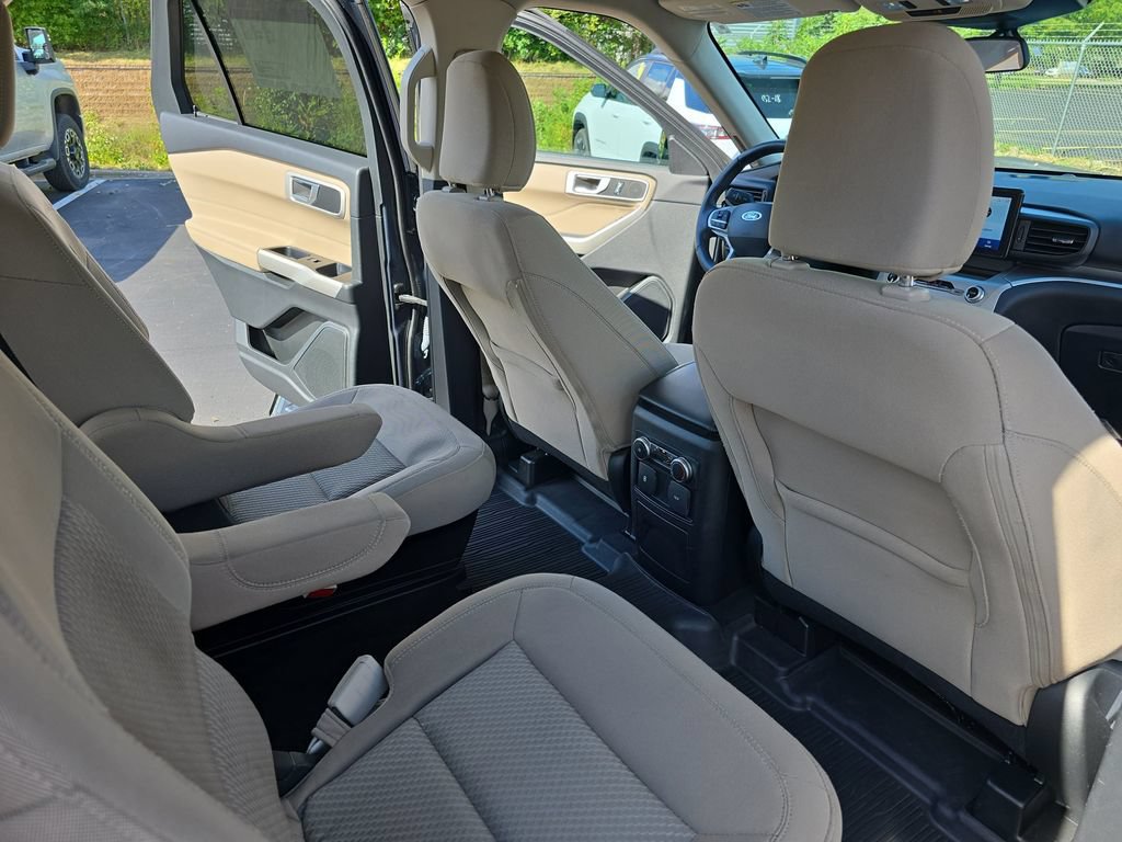 Used 2022 Ford Explorer XLT AWD/4WD image 13