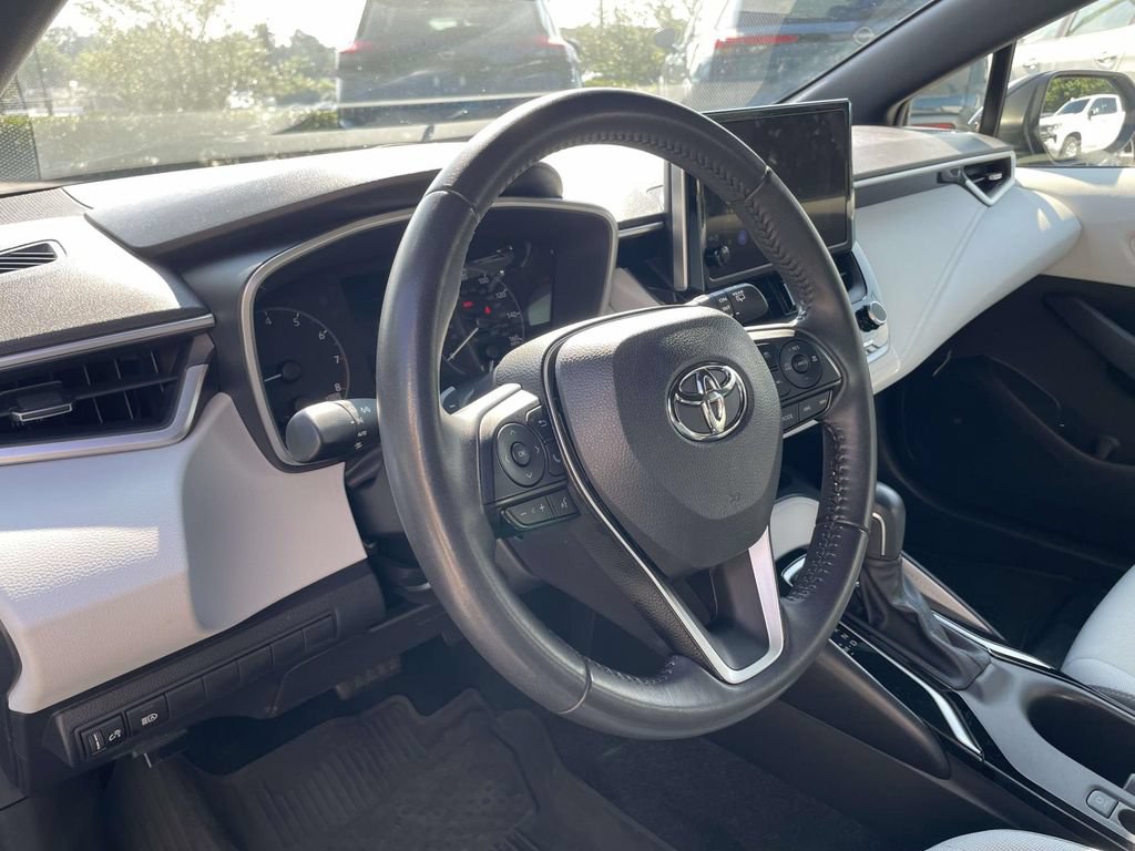Used 2025 Toyota Corolla SE FWD image 18