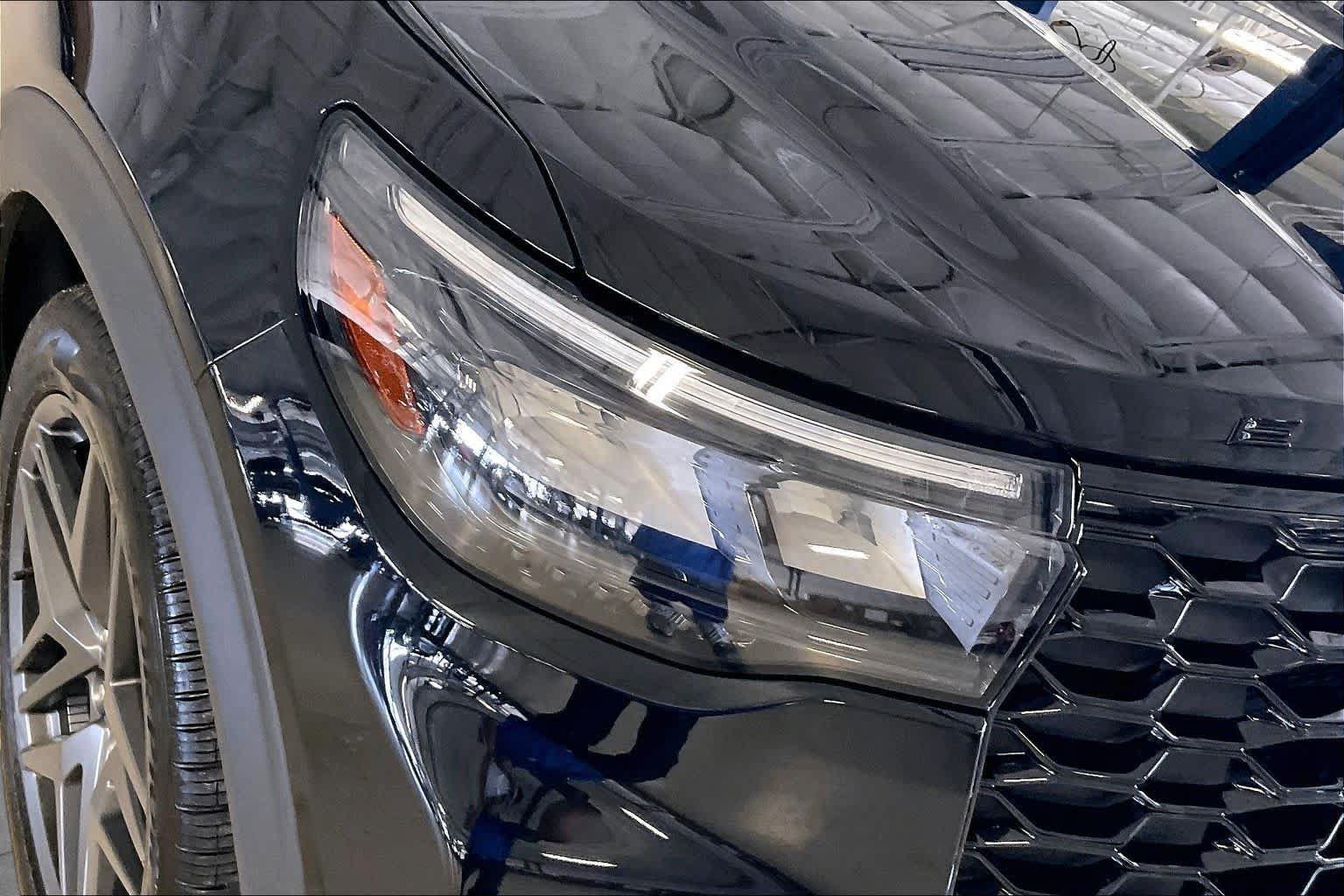 Used 2025 Ford Explorer ST w/ Sun And Sound Package AWD/4WD image 24
