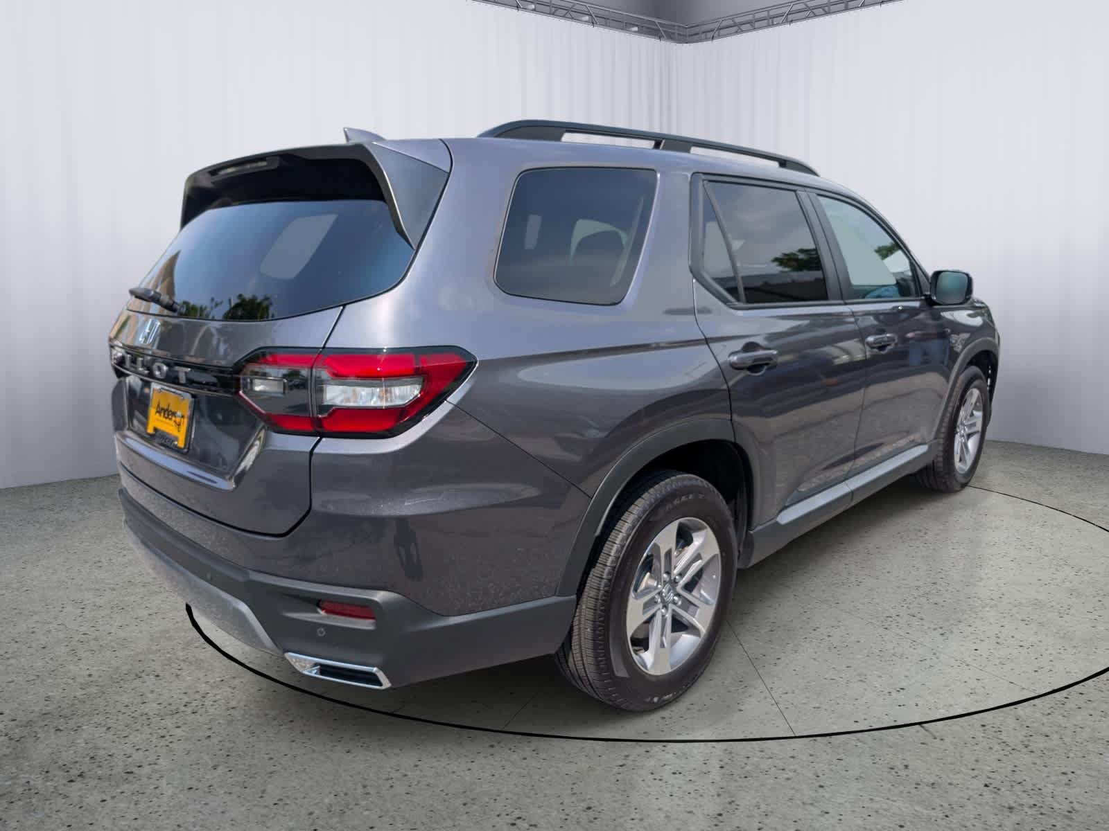 Certified 2026 Honda Pilot EX-L image 3