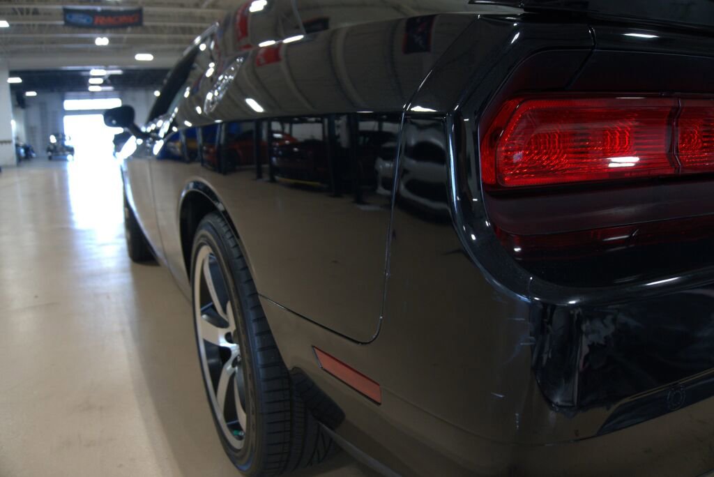 Used 2014 Dodge Challenger SRT8 w/ Harman/Kardon Audio Group image 19