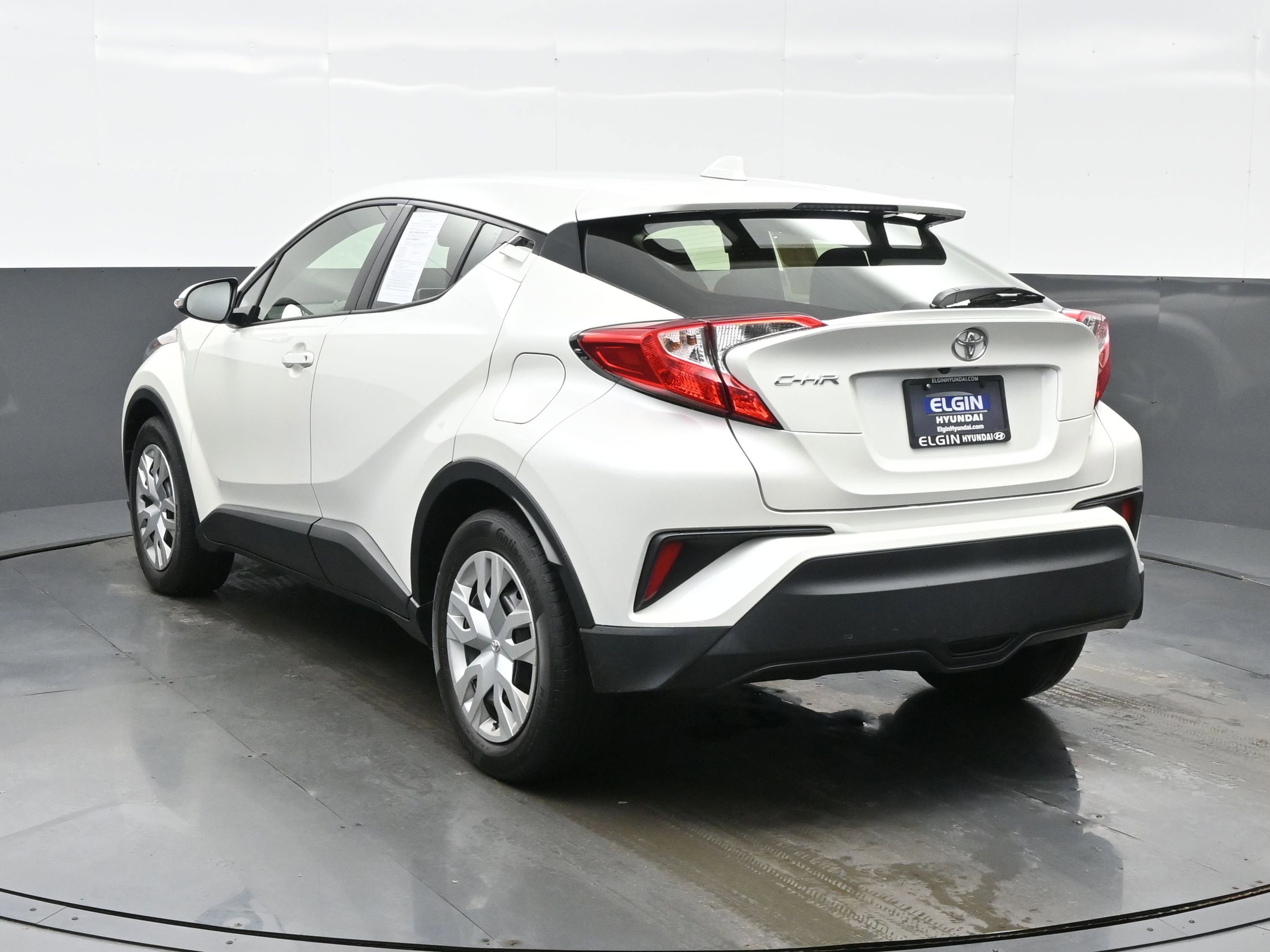 Used 2021 Toyota C-HR LE image 4