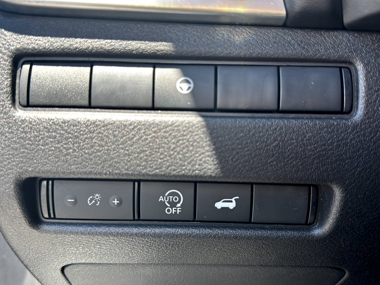 Used 2025 Nissan Rogue SV AWD/4WD image 11