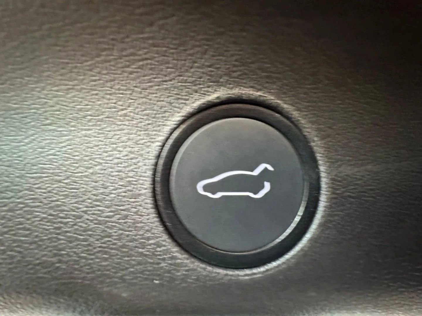 Used 2022 Tesla Model Y Performance image 44