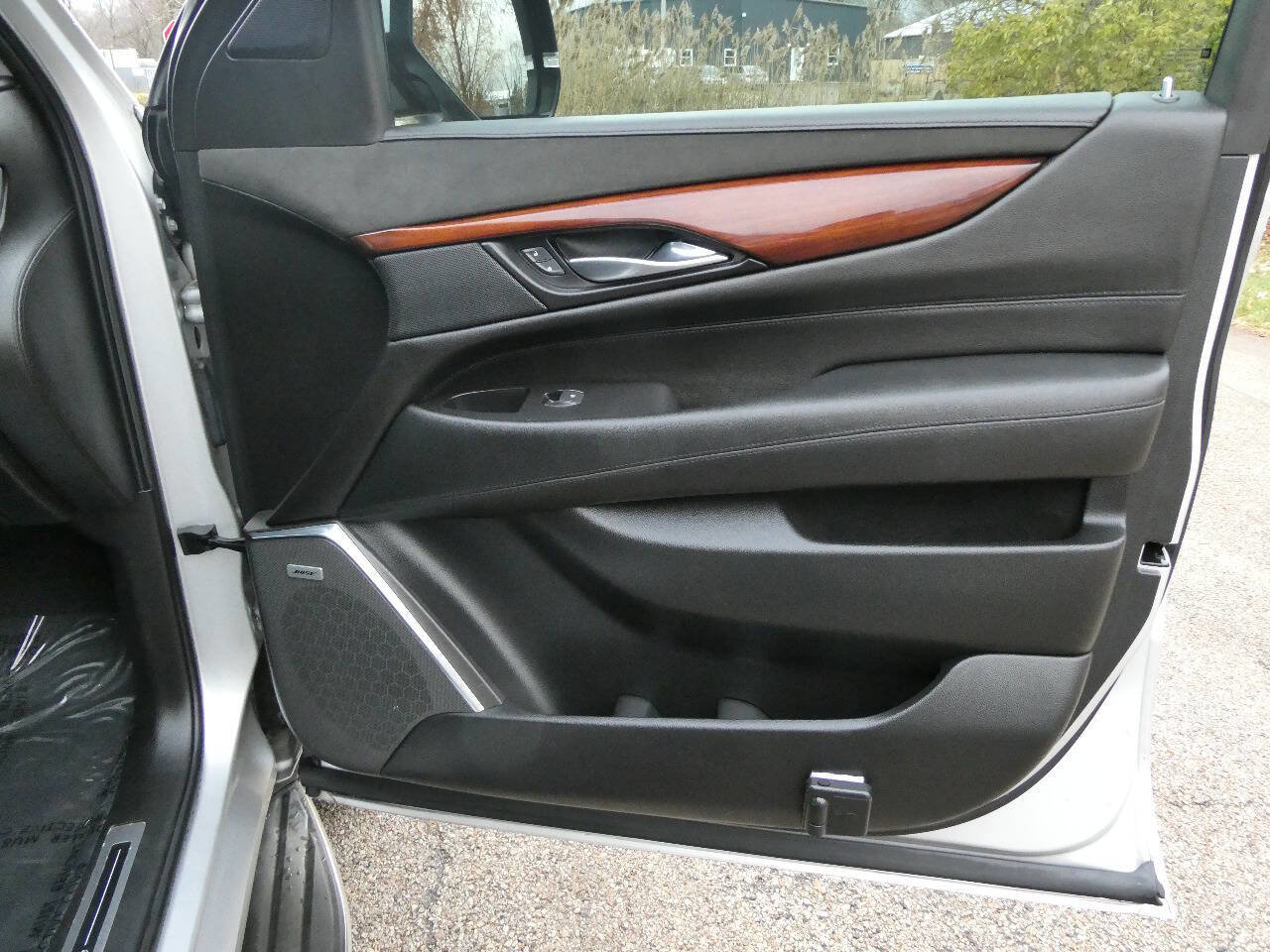 Used 2015 Cadillac Escalade ESV Luxury image 37