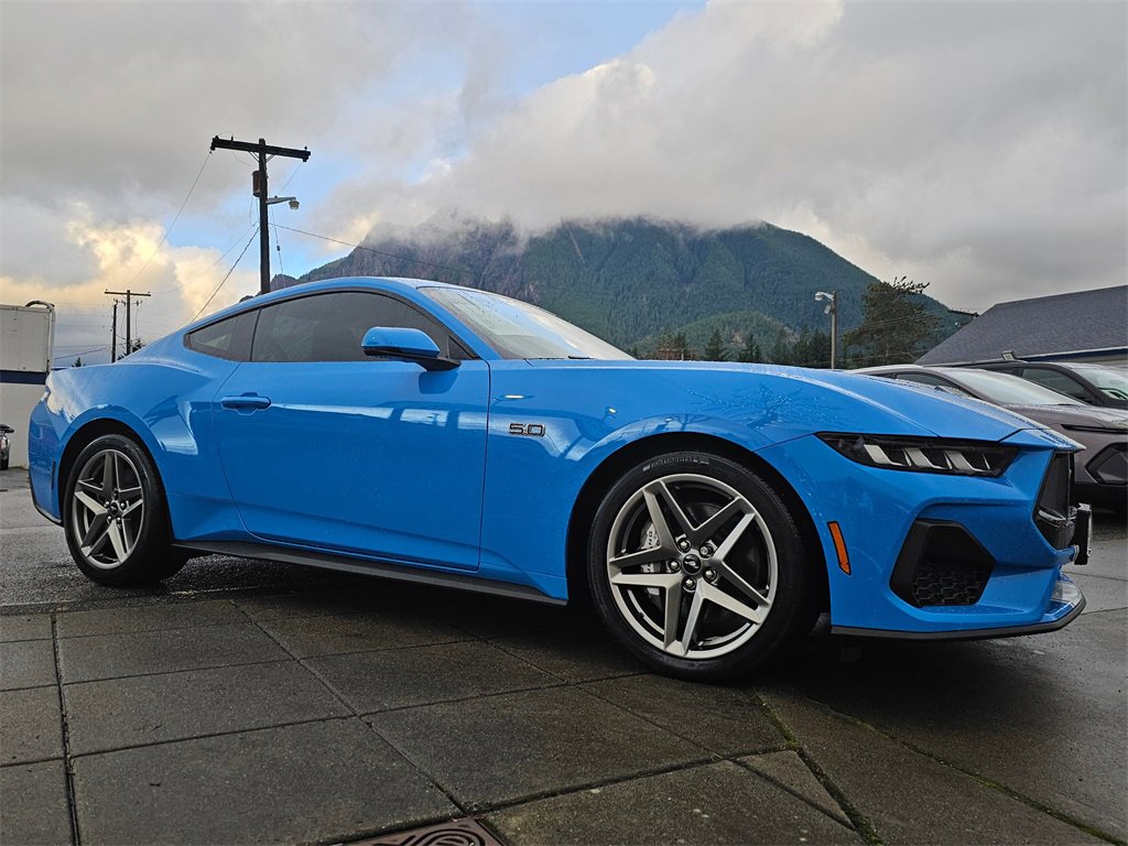Used 2024 Ford Mustang GT Premium image 3