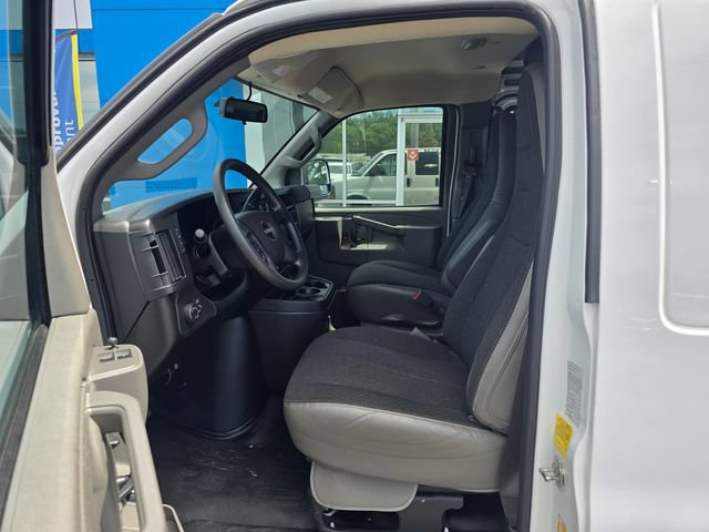 Used 2024 GMC Savana 2500 w/ Driver Convenience Package RWD image 9