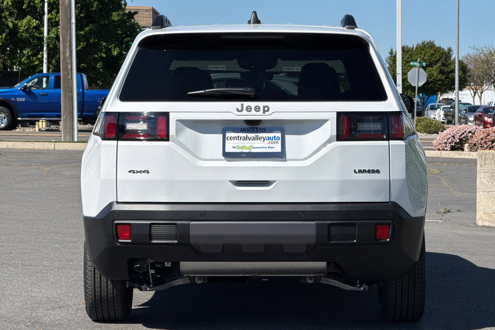 New 2026 Jeep Cherokee Laredo image 5