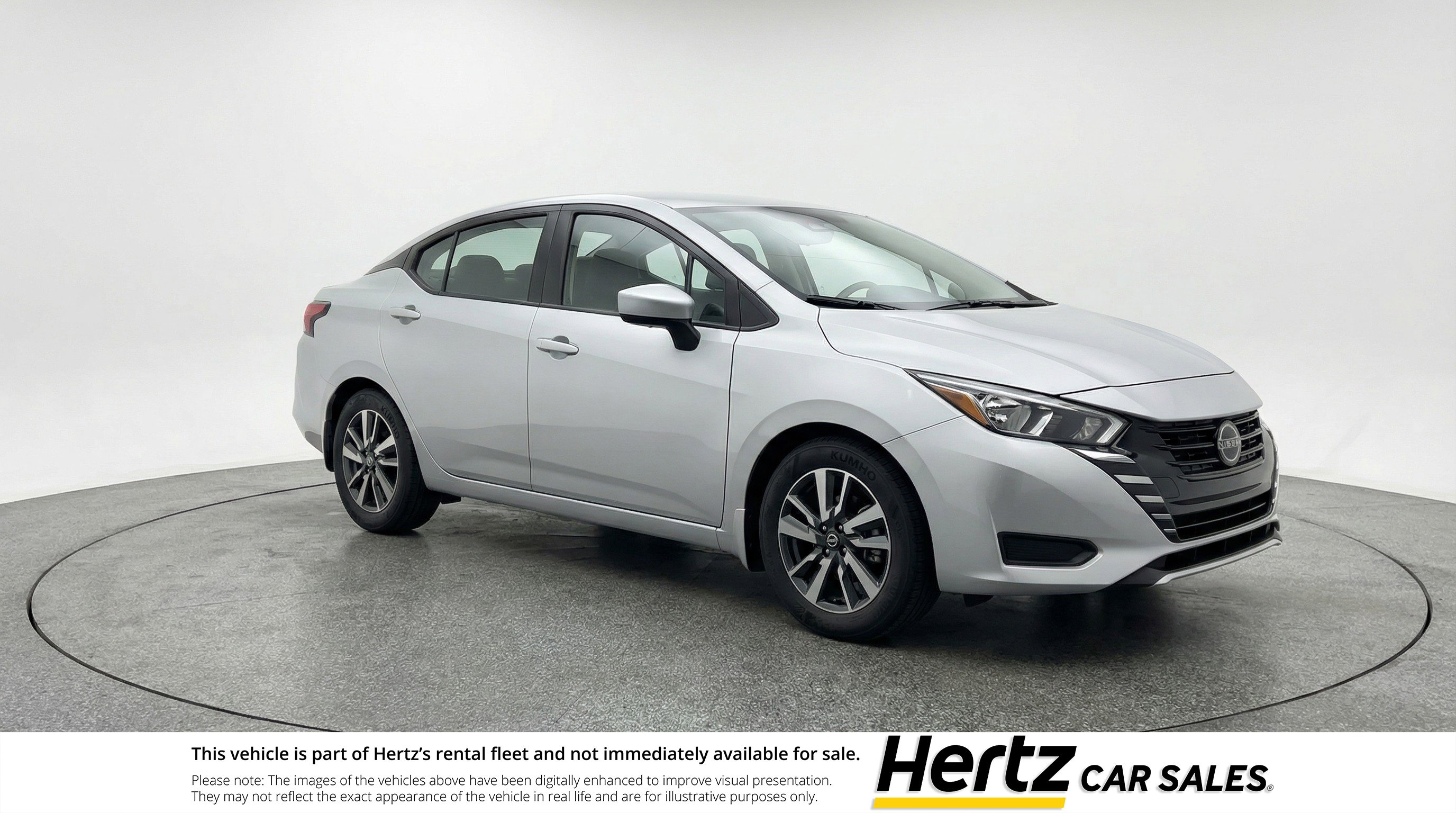 Used 2025 Nissan Versa SV image 1