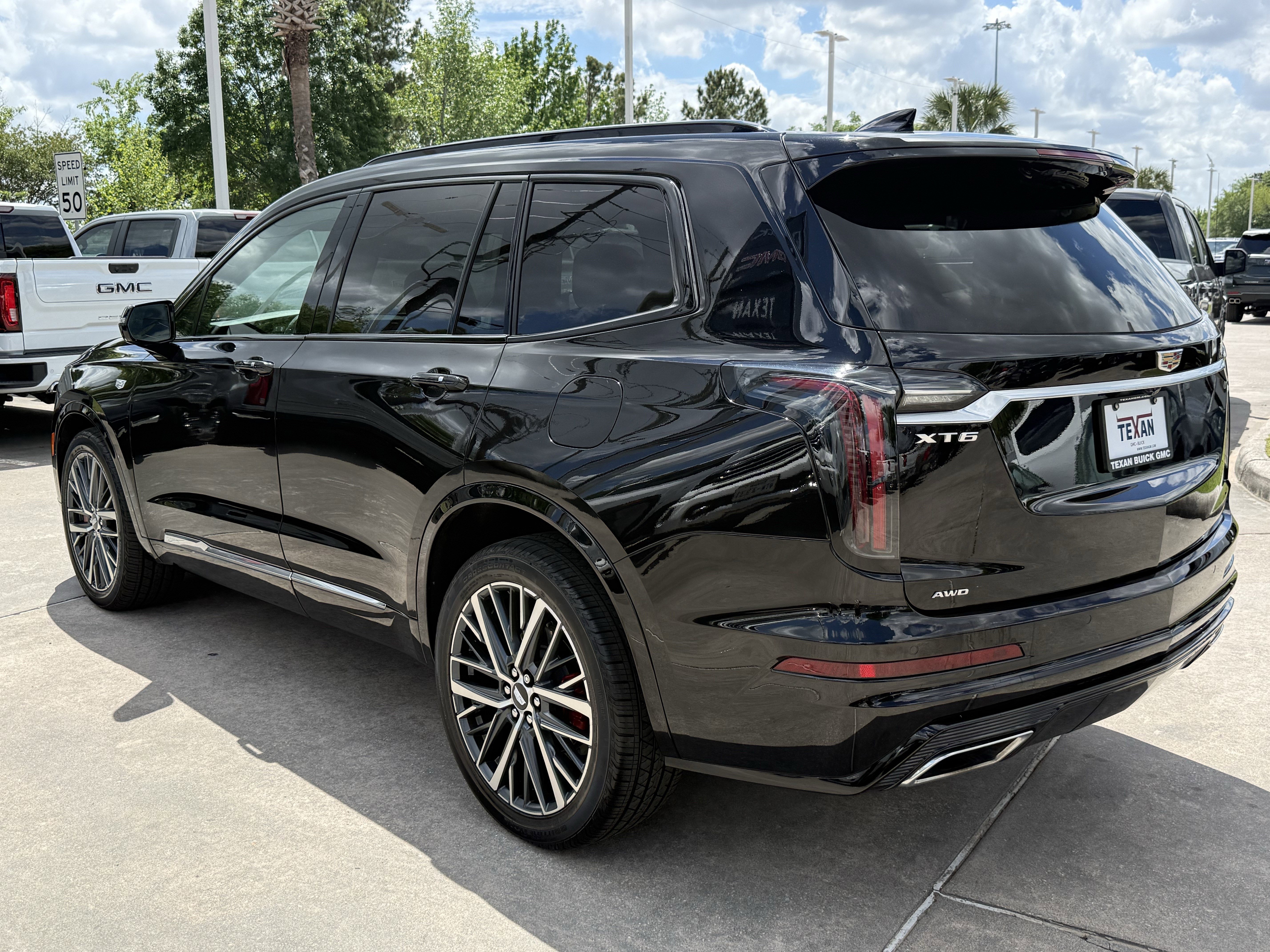 Used 2023 Cadillac XT6 Sport AWD/4WD image 7